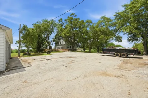 2737 East Indiana Avenue Beecher IL 60401