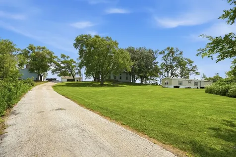 2737 East Indiana Avenue Beecher IL 60401