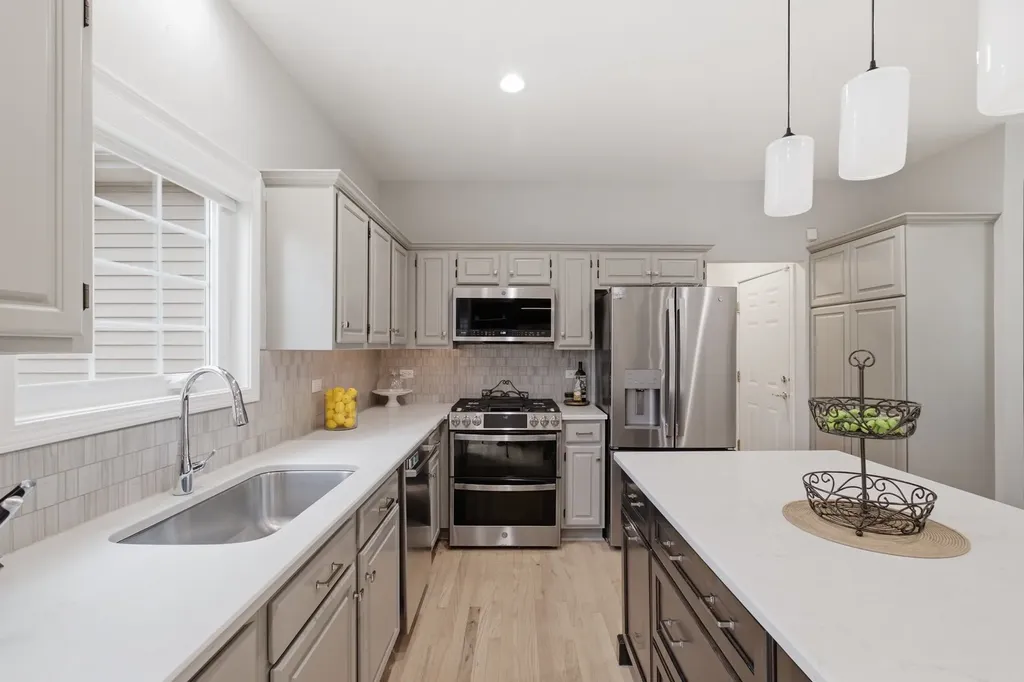 4527 Hatch Lane Lisle IL 60532
