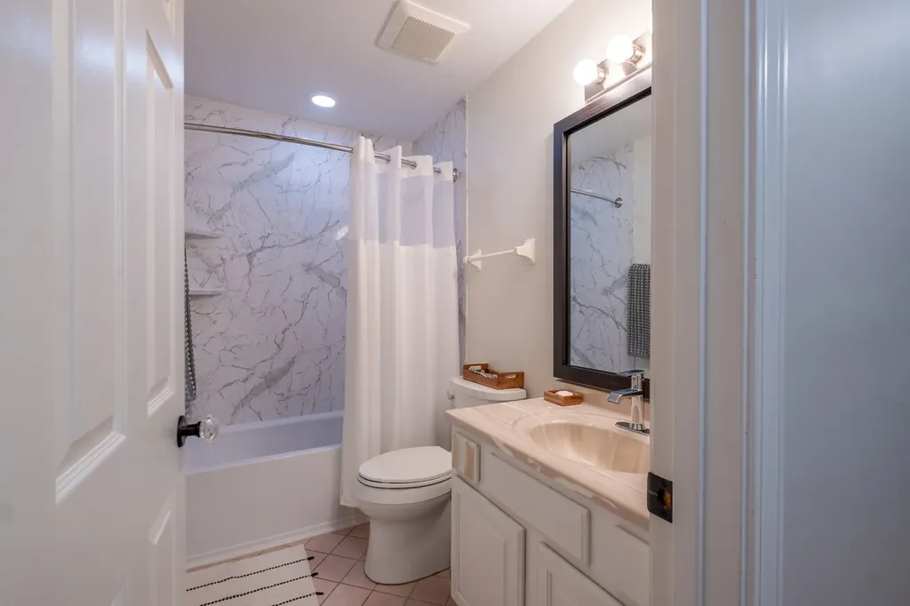 4527 Hatch Lane Lisle IL 60532