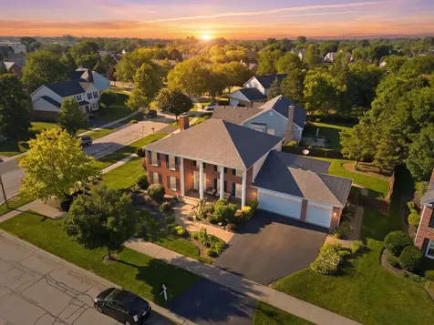 690 Waterford Drive Des Plaines IL 60016