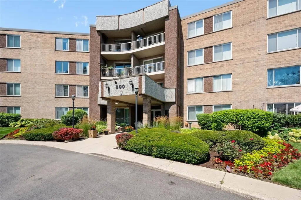 900 East Wilmette Road Palatine IL 60074