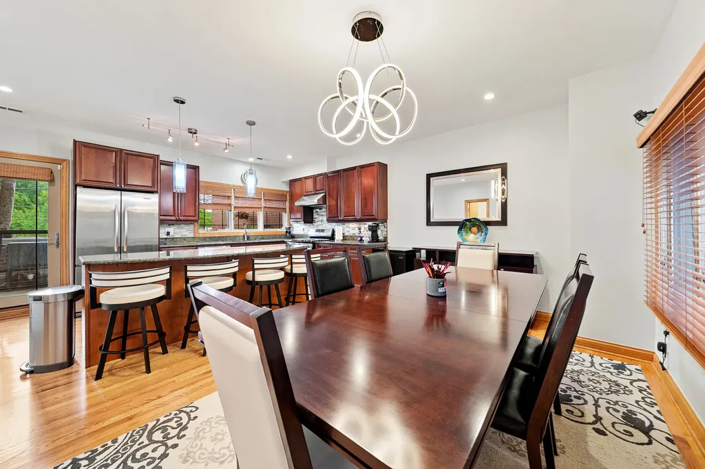 2455 West Ohio Street Chicago IL 60612