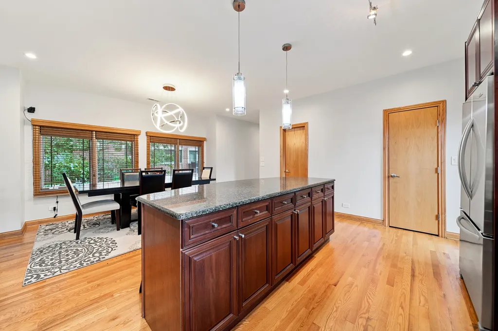 2455 West Ohio Street Chicago IL 60612