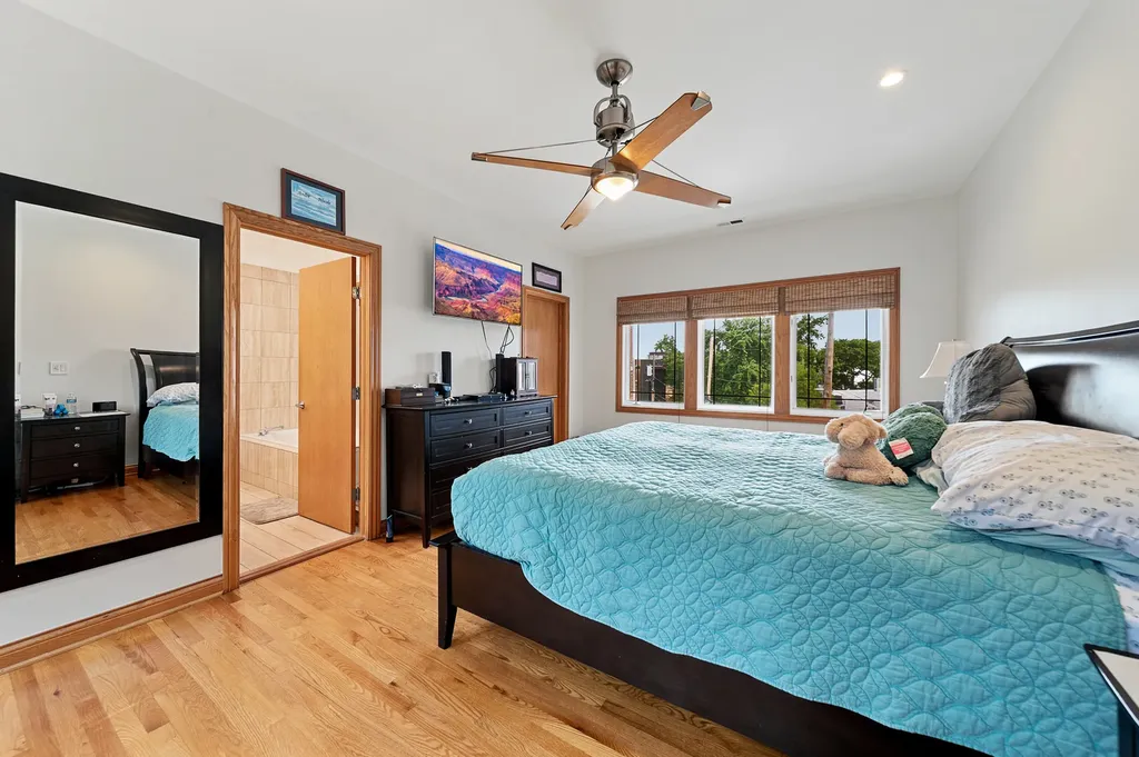 2455 West Ohio Street Chicago IL 60612