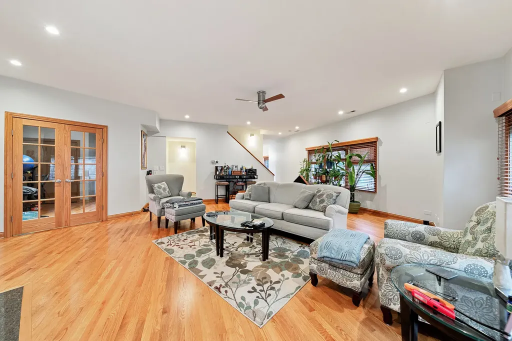 2455 West Ohio Street Chicago IL 60612