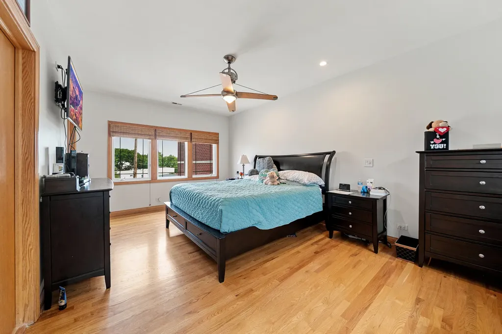2455 West Ohio Street Chicago IL 60612