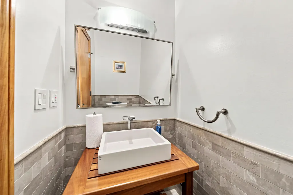 2455 West Ohio Street Chicago IL 60612