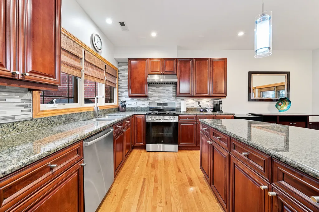 2455 West Ohio Street Chicago IL 60612