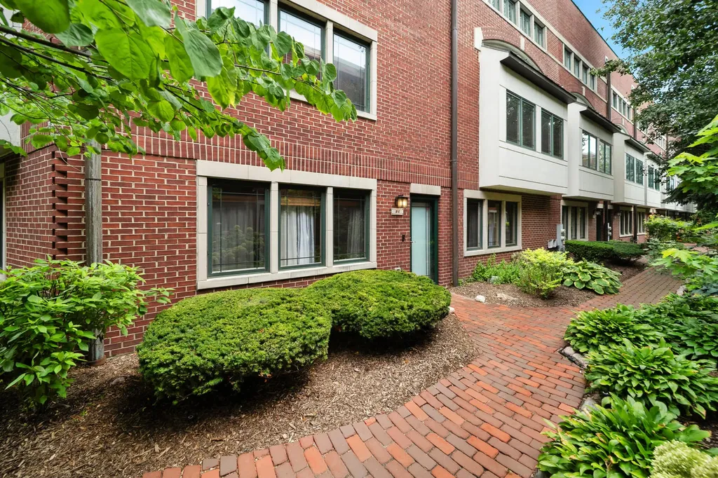 2455 West Ohio Street Chicago IL 60612