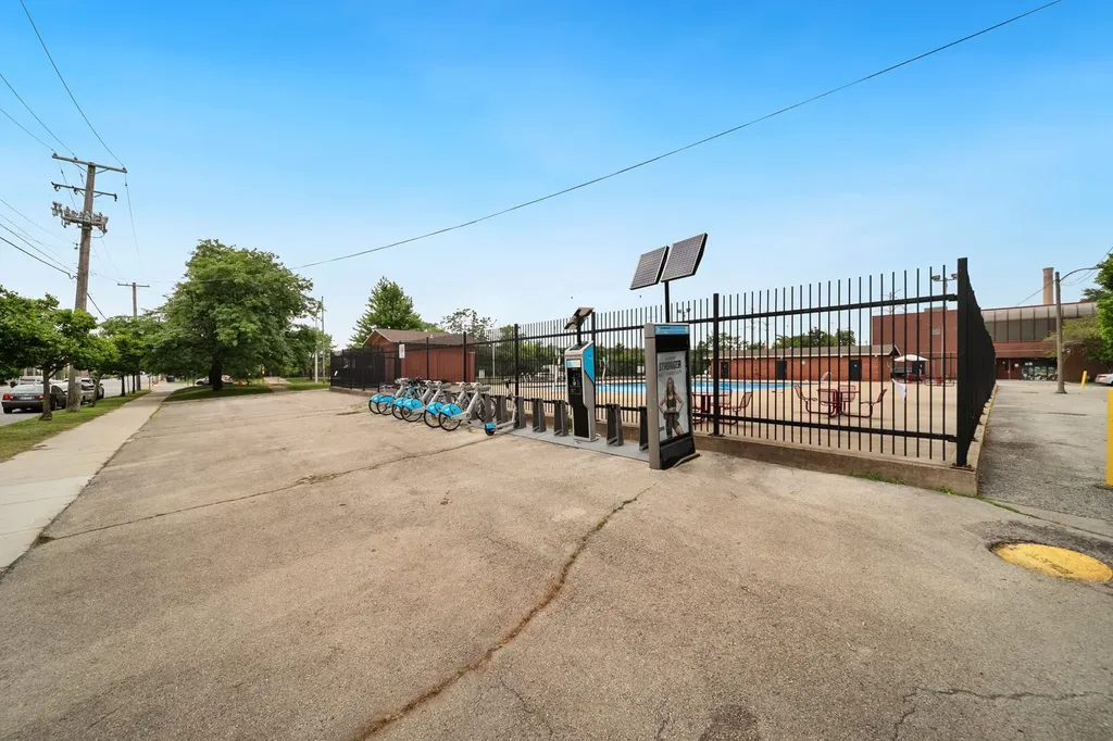 2455 West Ohio Street Chicago IL 60612