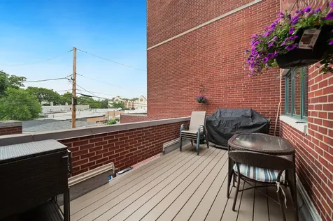 2455 West Ohio Street Chicago IL 60612