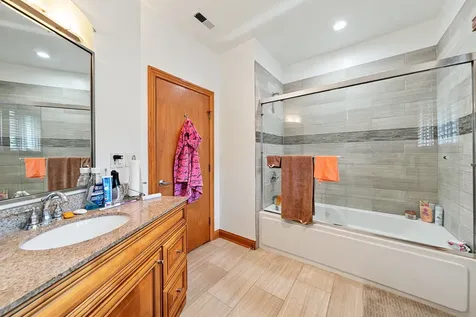 2455 West Ohio Street Chicago IL 60612