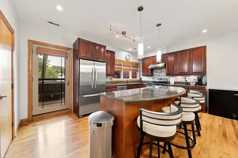 2455 West Ohio Street Chicago IL 60612