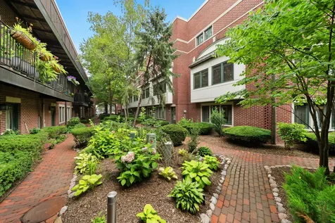 2455 West Ohio Street Chicago IL 60612