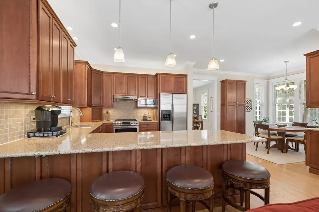 1530 West Grace Street Chicago IL 60613