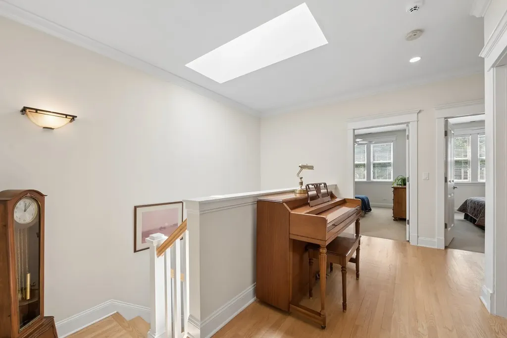 1530 West Grace Street Chicago IL 60613