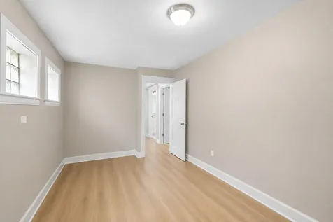 1530 West Grace Street Chicago IL 60613