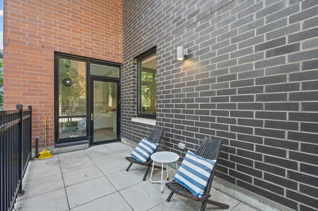 1648 West Division Street Chicago IL 60622