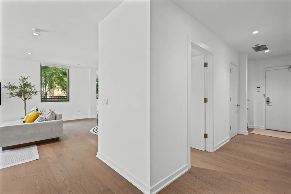 1648 West Division Street Chicago IL 60622