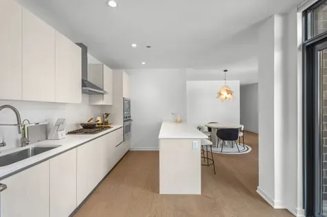 1648 West Division Street Chicago IL 60622