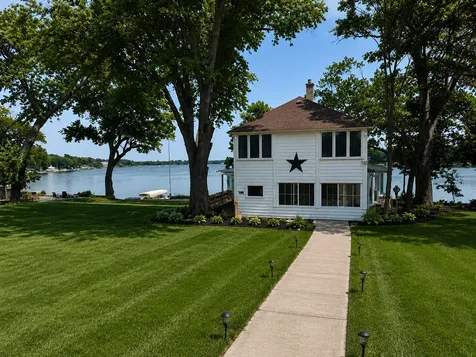 1308 Old Bay Road Johnsburg IL 60051