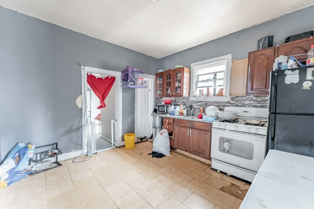 4052 South Campbell Avenue Chicago IL 60632