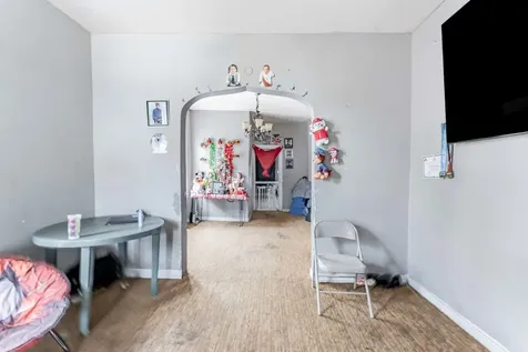 4052 South Campbell Avenue Chicago IL 60632