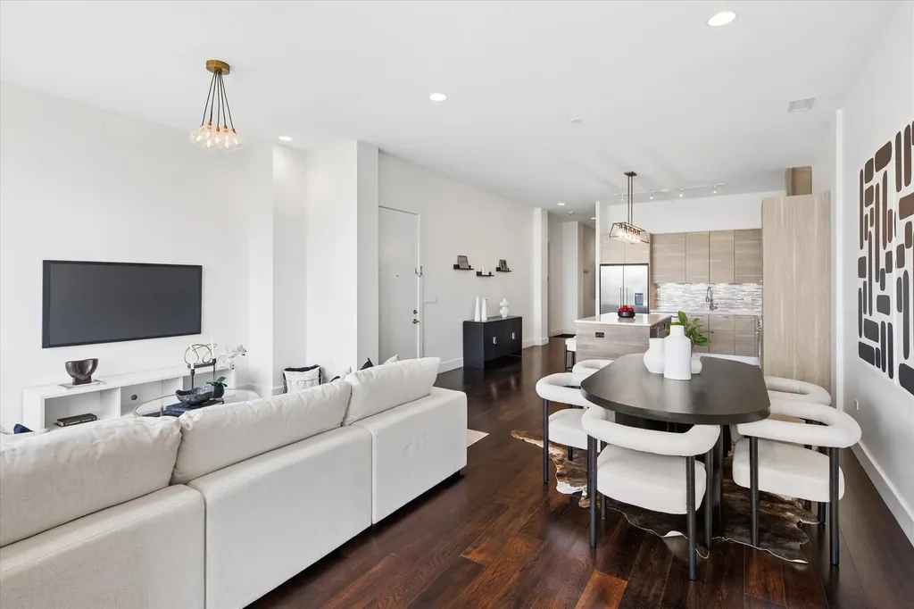 1124 West Adams Street Chicago IL 60607