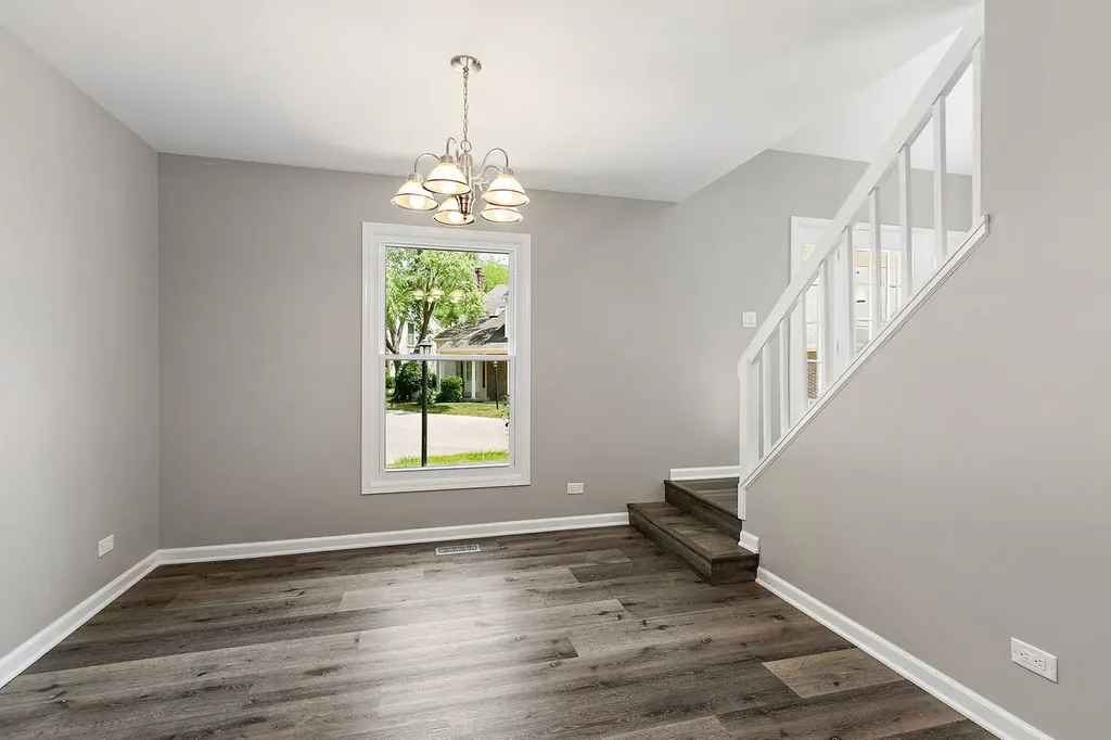 2726 College Hill Circle Schaumburg IL 60173