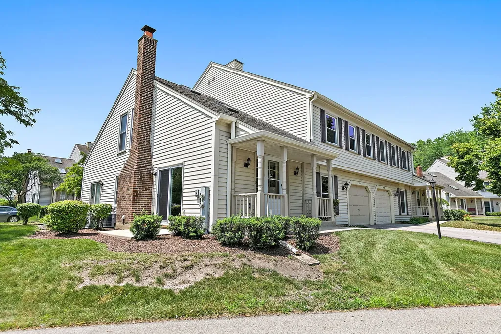 2726 College Hill Circle Schaumburg IL 60173
