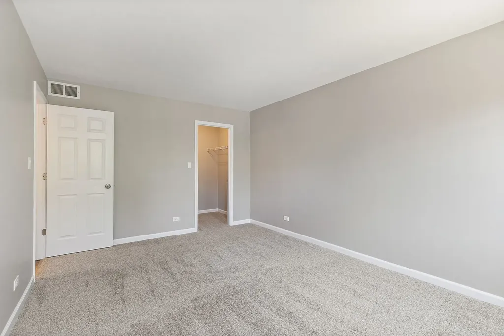 2726 College Hill Circle Schaumburg IL 60173