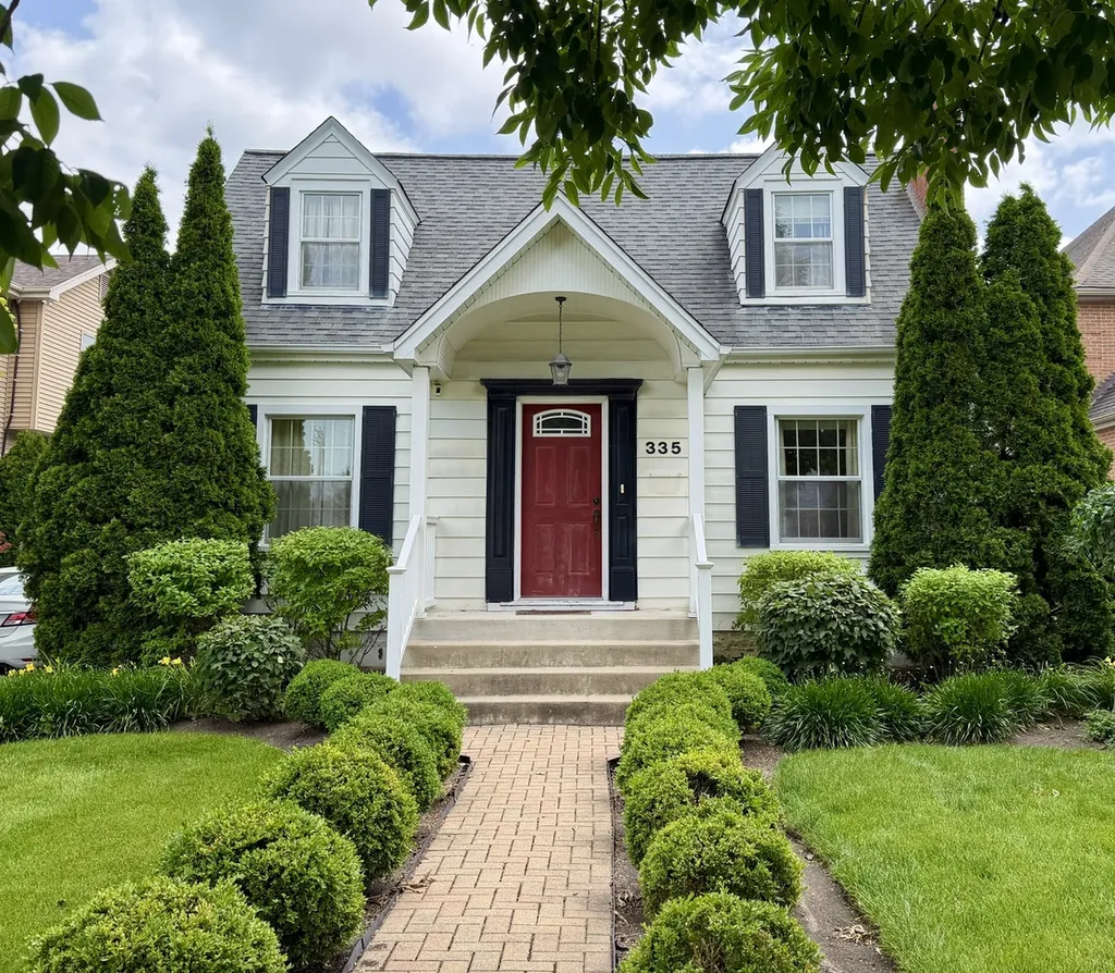 335 Oak Street Elmhurst IL 60126