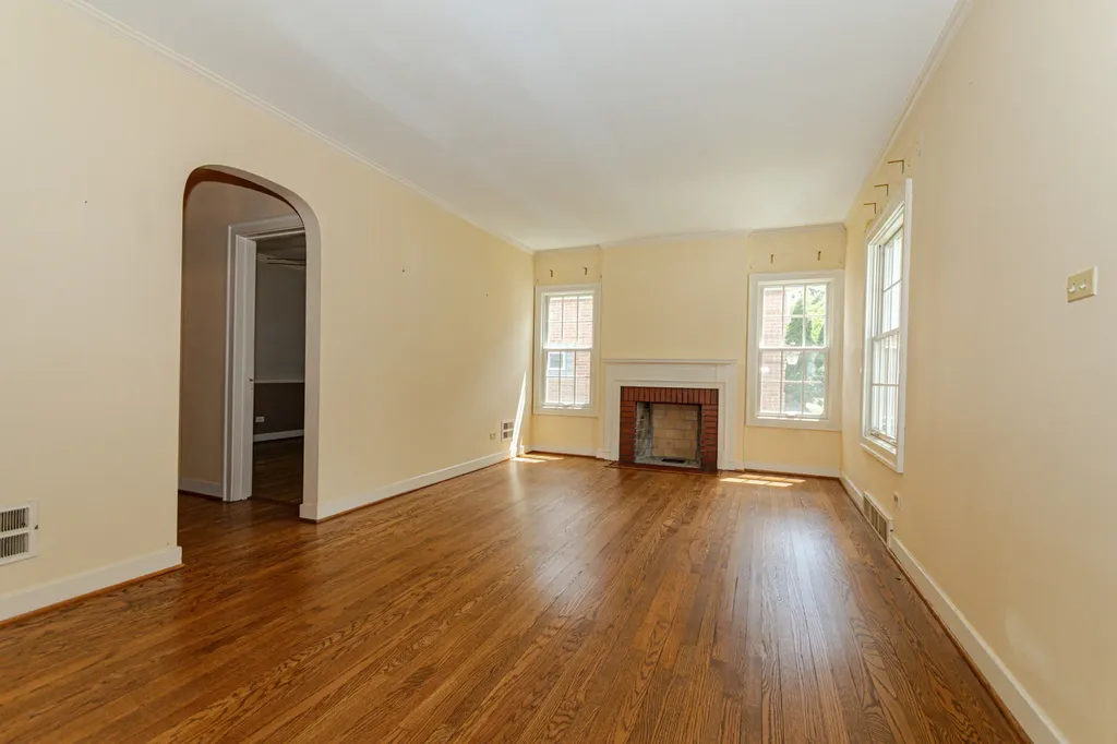 335 Oak Street Elmhurst IL 60126