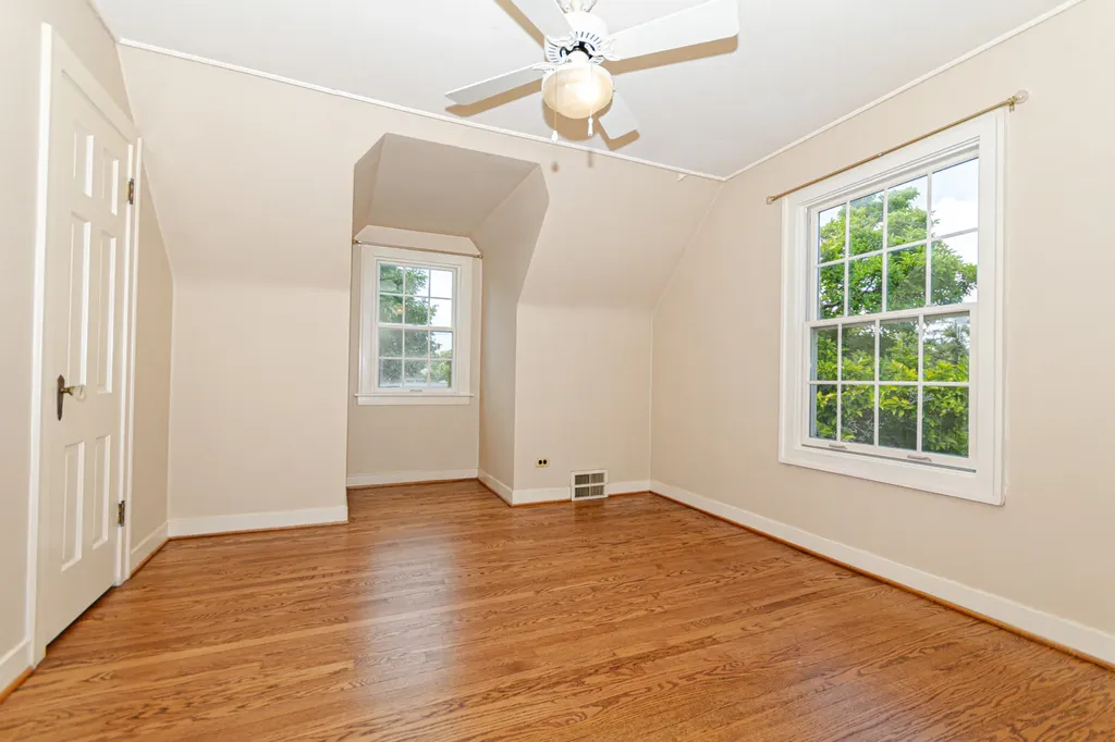335 Oak Street Elmhurst IL 60126