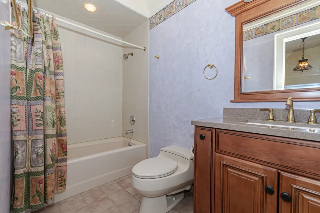 335 Oak Street Elmhurst IL 60126
