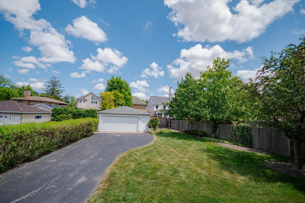 335 Oak Street Elmhurst IL 60126