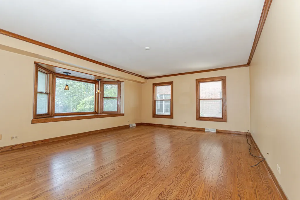 335 Oak Street Elmhurst IL 60126
