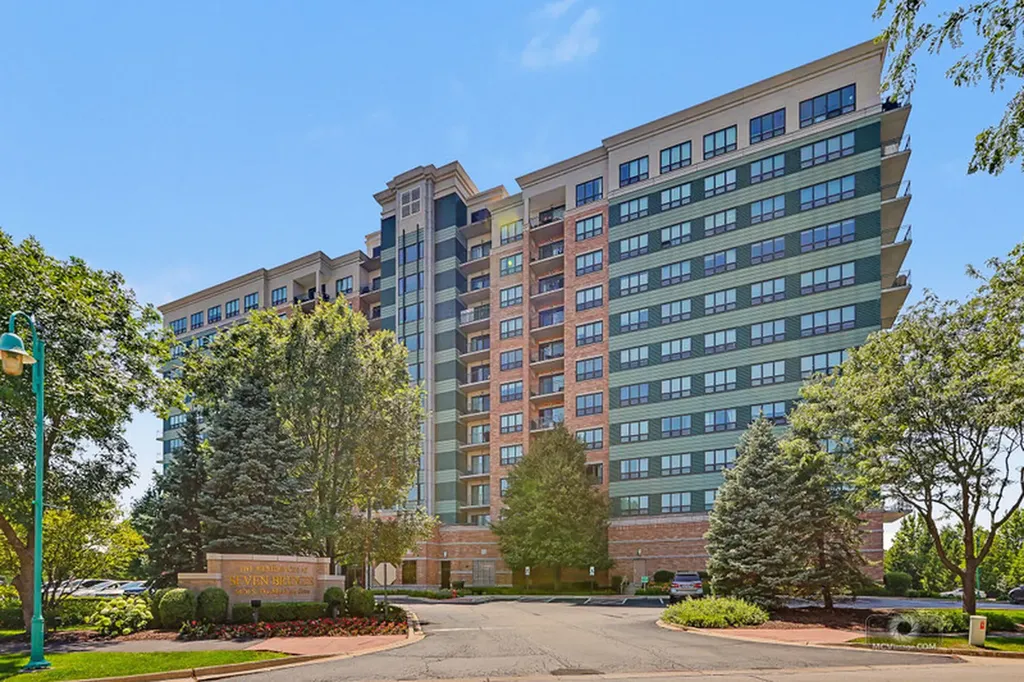 6420 Double Eagle Drive Woodridge IL 60517