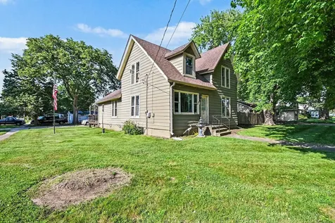 330 Pleasant Street Sheridan IL 60551