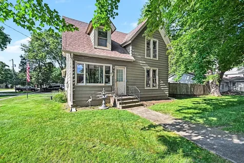 330 Pleasant Street Sheridan IL 60551