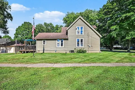330 Pleasant Street Sheridan IL 60551