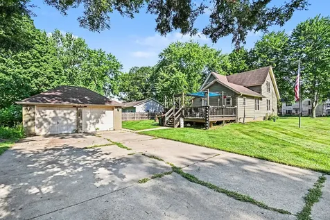 330 Pleasant Street Sheridan IL 60551