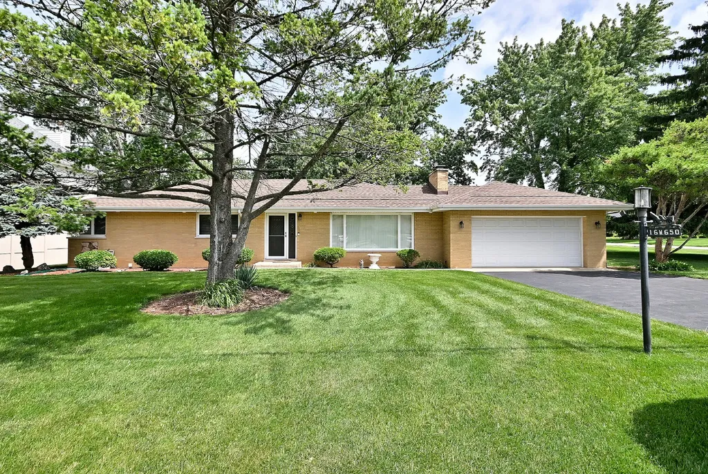 16W650 87TH Street Willowbrook IL 60527