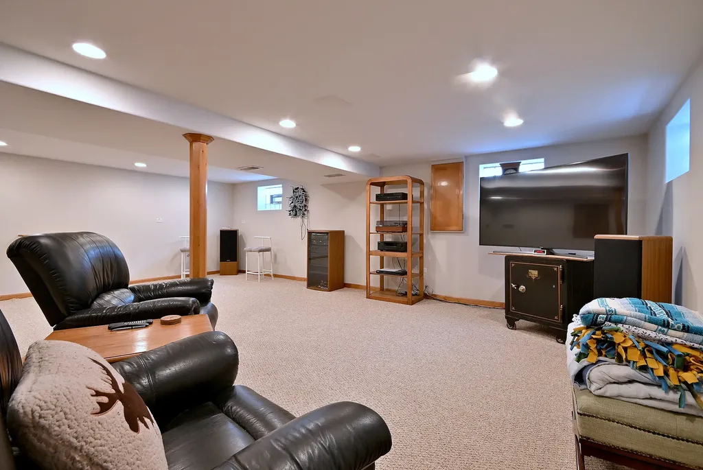 16W650 87TH Street Willowbrook IL 60527