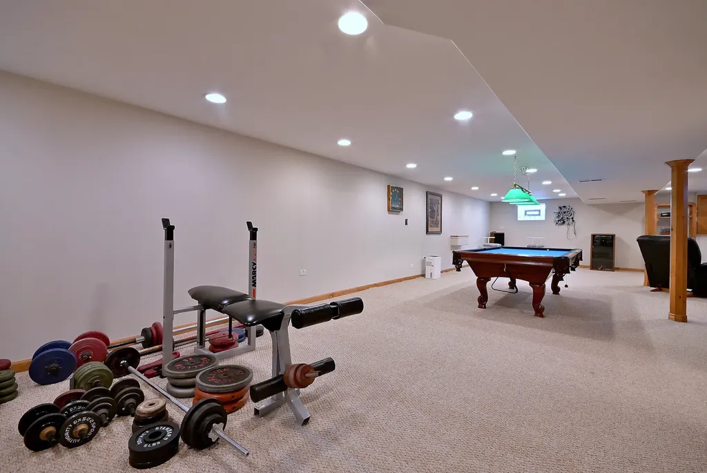 16W650 87TH Street Willowbrook IL 60527