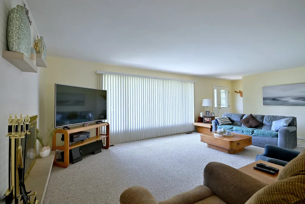 16W650 87TH Street Willowbrook IL 60527