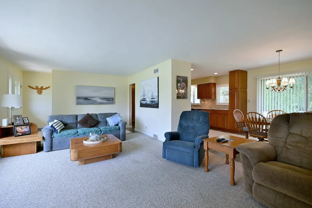 16W650 87TH Street Willowbrook IL 60527
