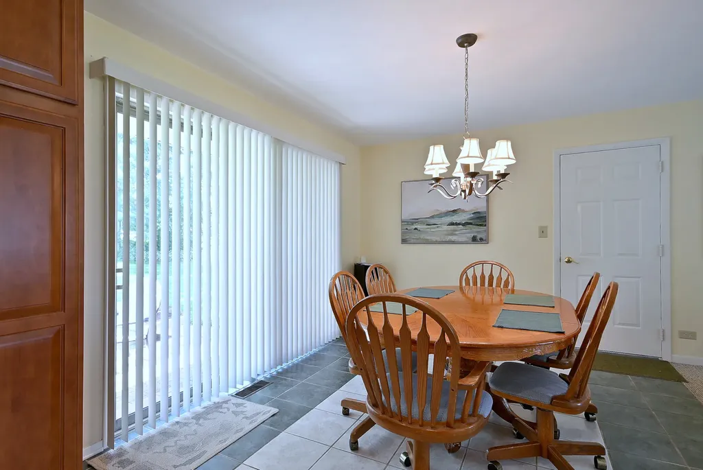 16W650 87TH Street Willowbrook IL 60527