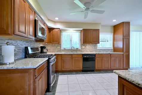 16W650 87TH Street Willowbrook IL 60527